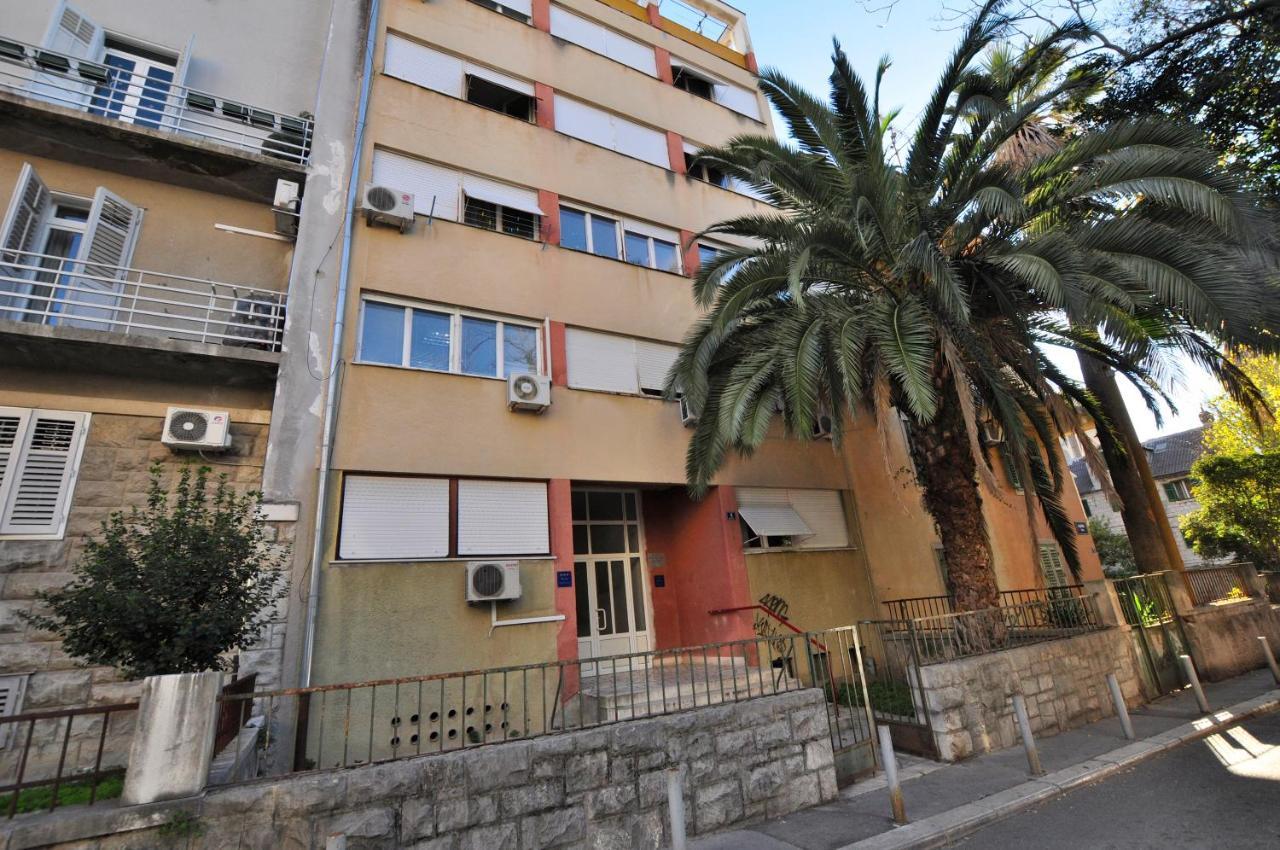 Room & Studio In The Centre Split Luaran gambar