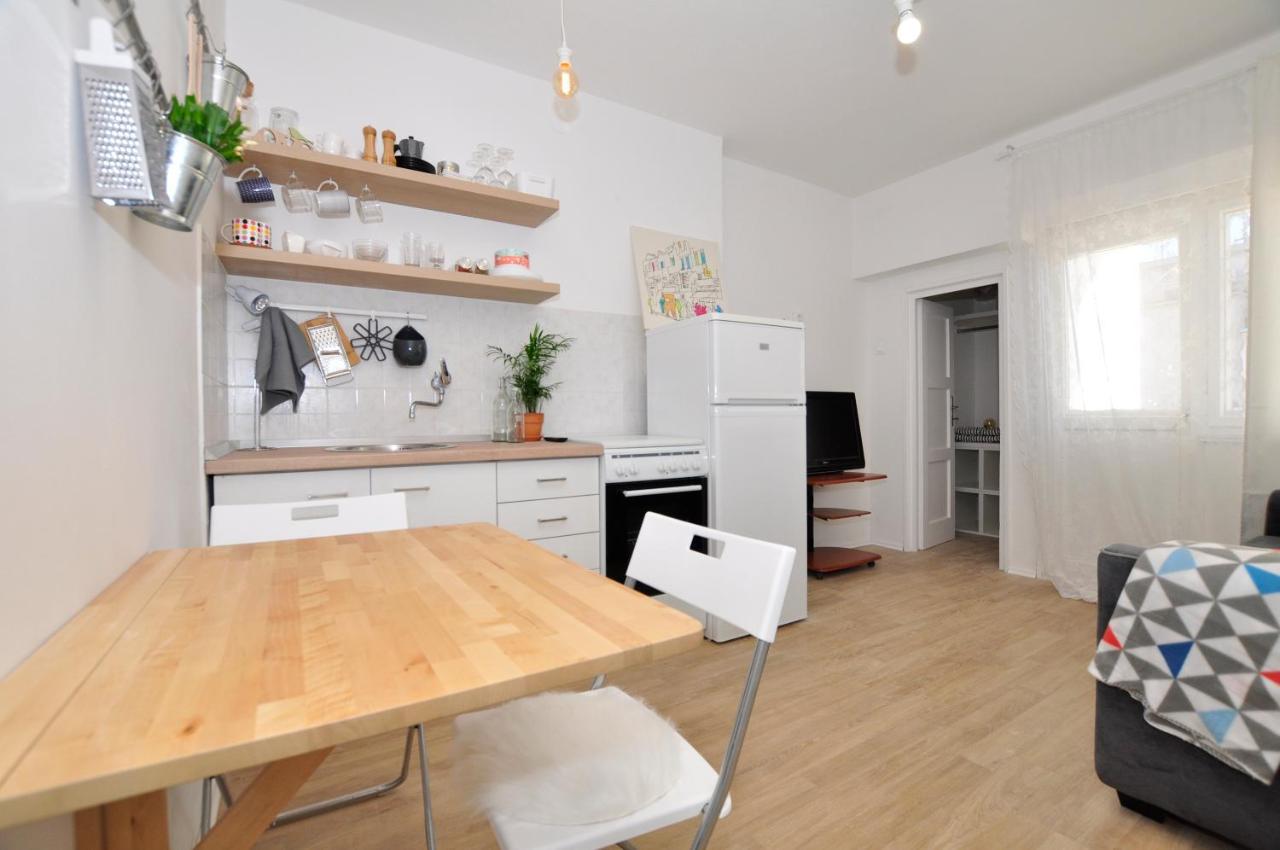 Room & Studio In The Centre Split Luaran gambar