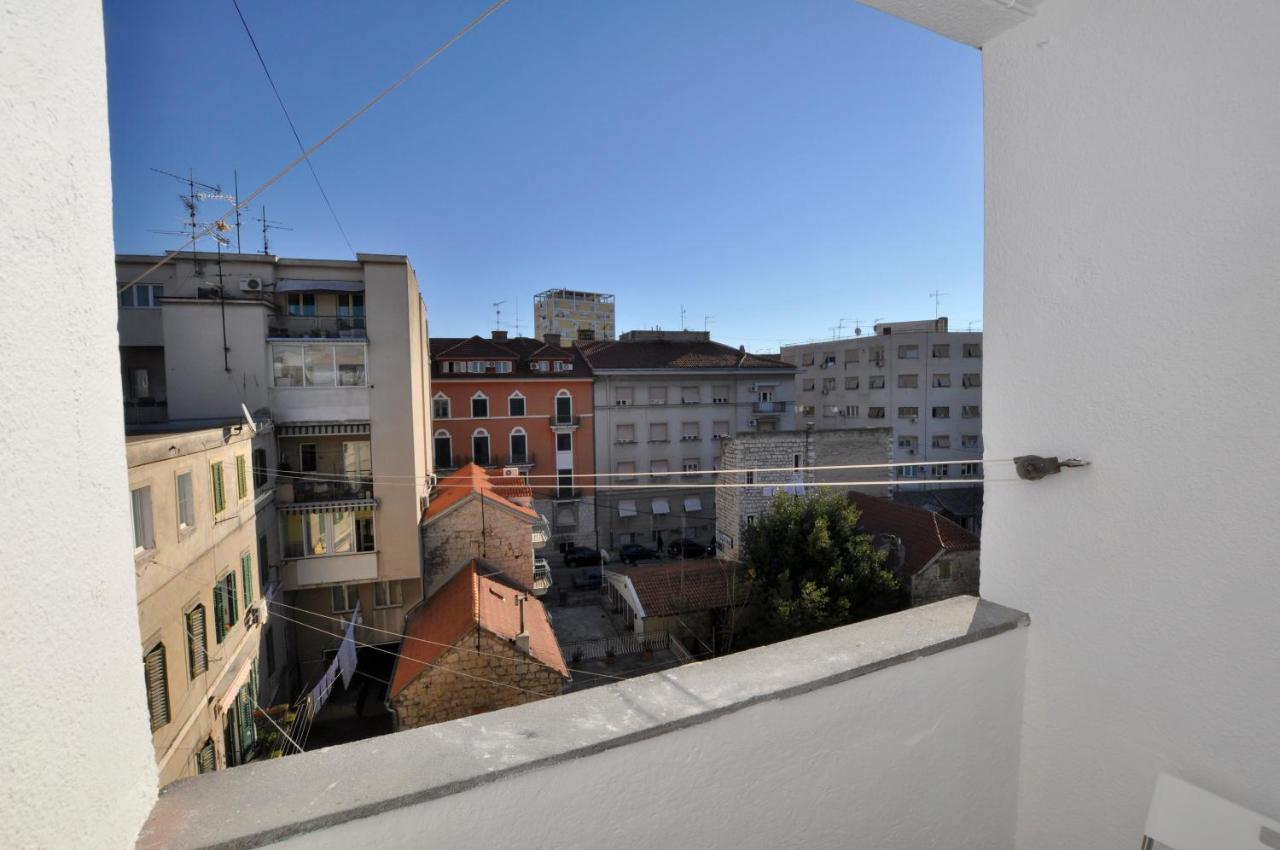 Room & Studio In The Centre Split Luaran gambar